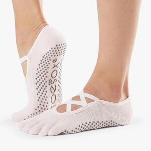 TOESOX Elle Ballerina Grip Socks for Barre and Pilates in Ballerina Pink